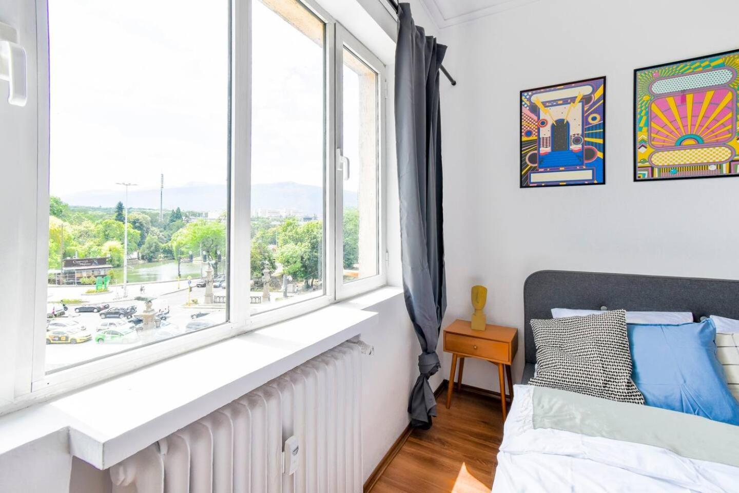 Super Fresh! 3Bdr Apartment In Sofia Center'S Artistic Area Kültér fotó