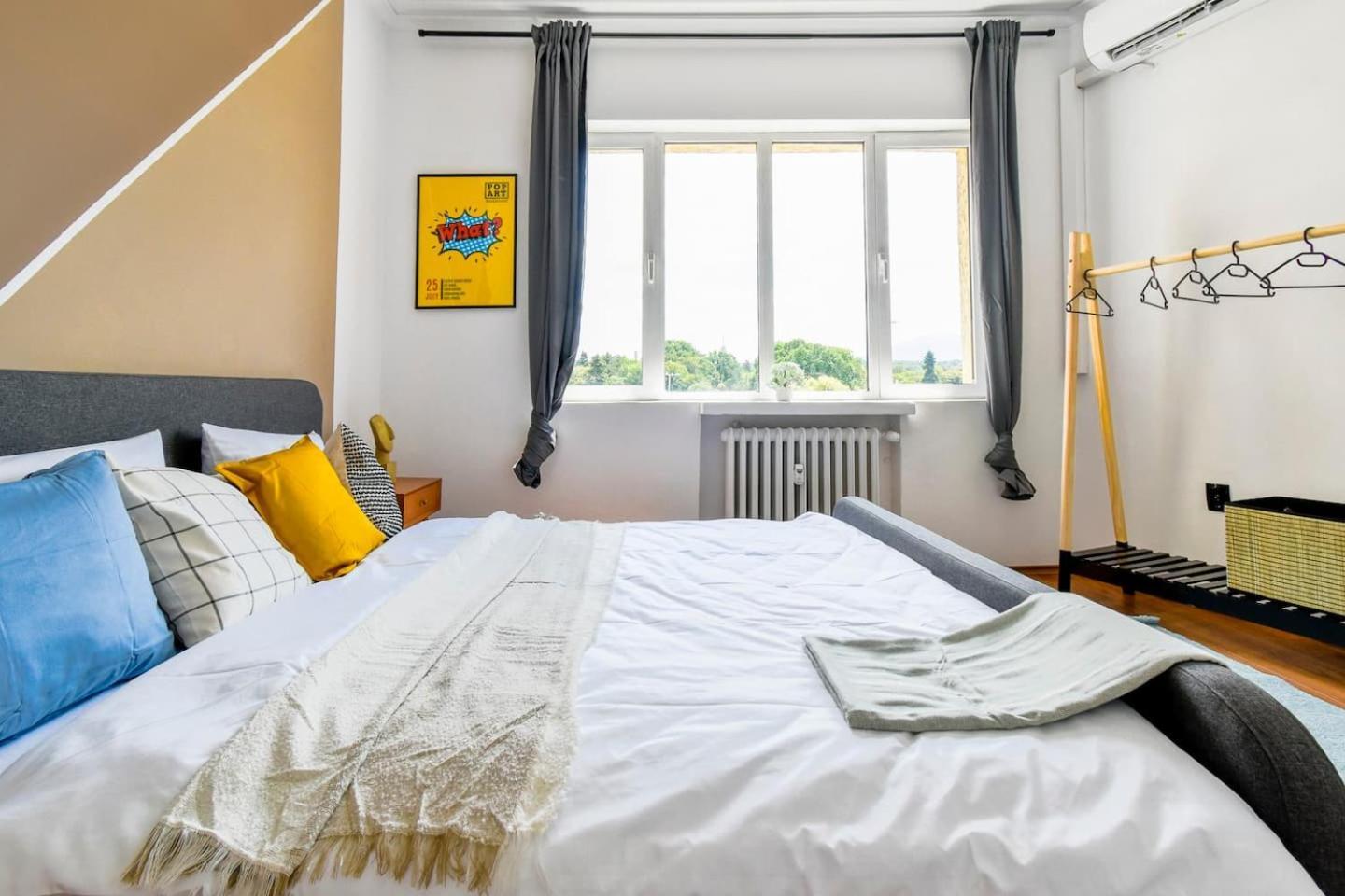 Super Fresh! 3Bdr Apartment In Sofia Center'S Artistic Area Kültér fotó